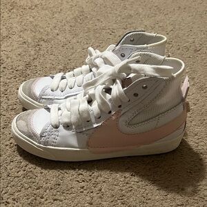 Nike blazer mid